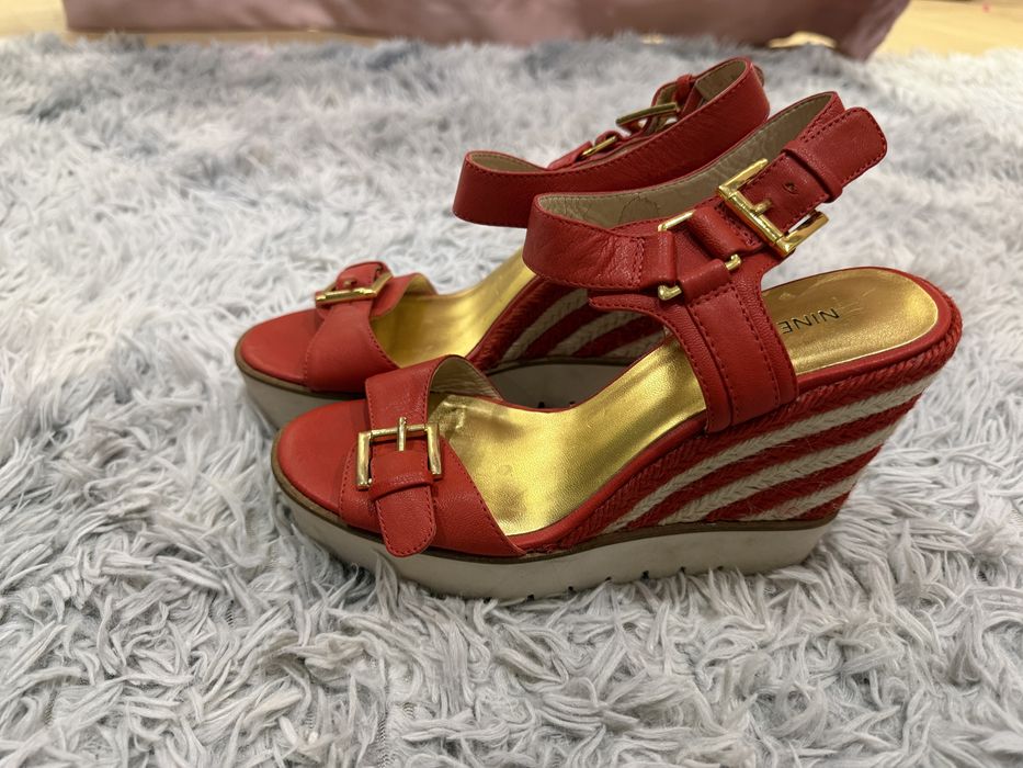 Продам туфли, босоножки