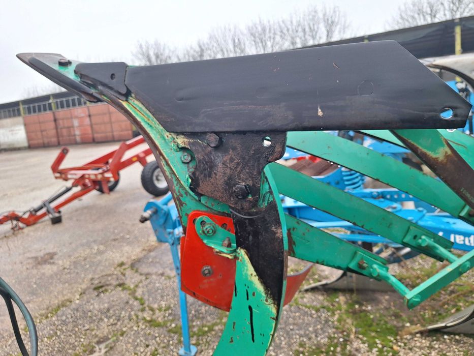 Продавам плуг REGENT A-4800