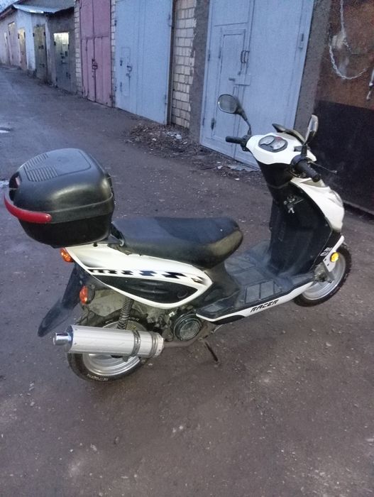 Продам скутер Рейсер.