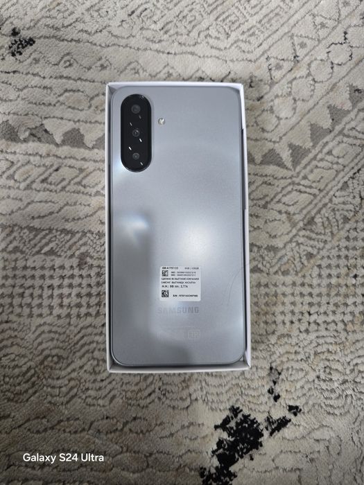 Samsung A17 с комплектом