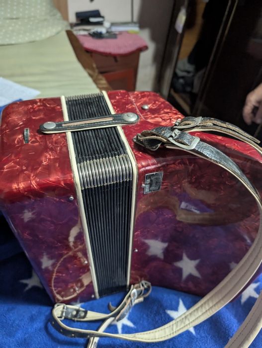 Acordeon Victoria II 80 basi