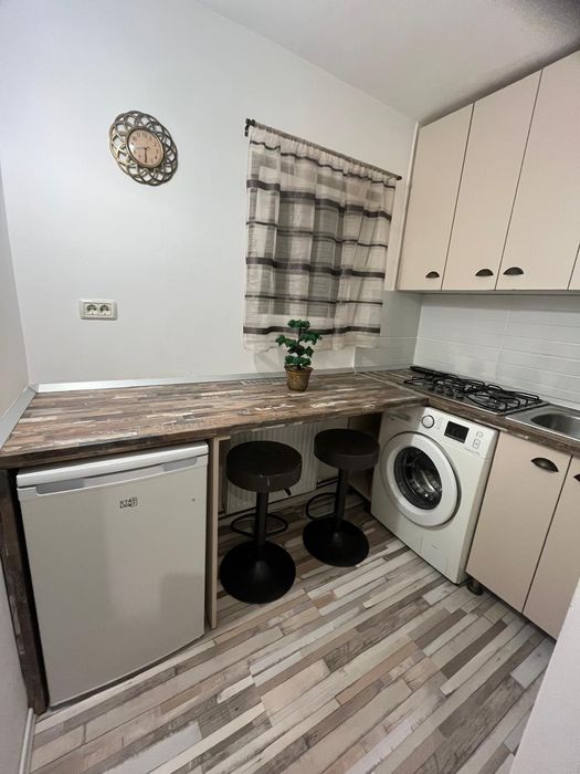 Închiriez garsonieră zona centrala ,renovată