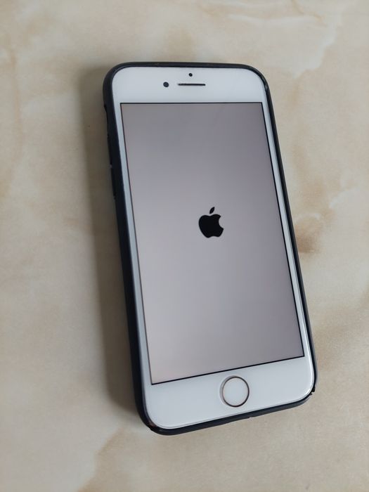 Vând Apple iPhone 8 Gold de 256GB, fără iCloud dar blocat //poze reale