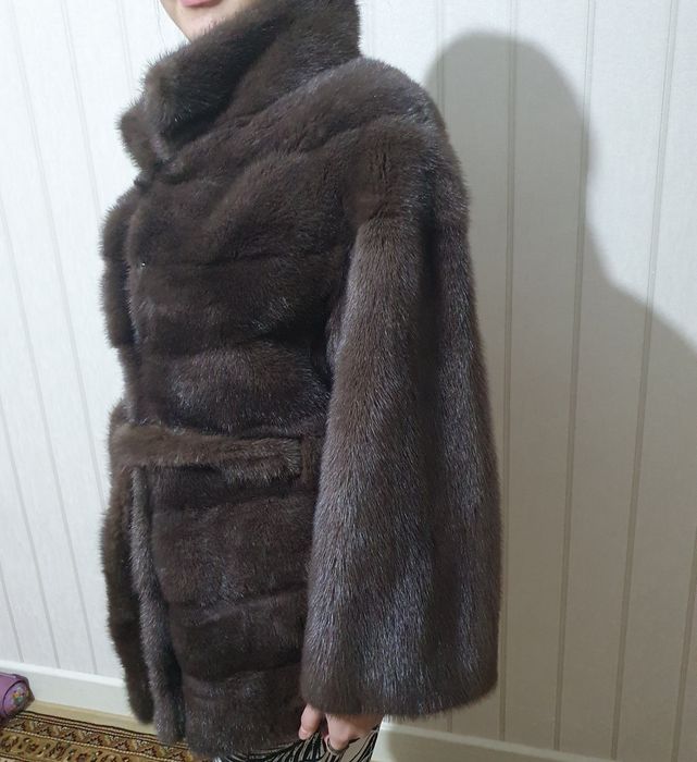 Шуба  норковая .