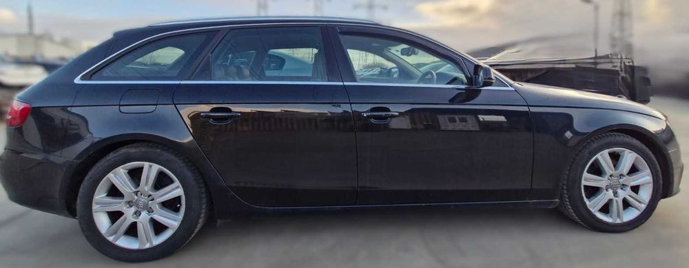 Dezmembrez Audi A4 B8 2.0D 2009 cod motor CAG berlina break Euro 5