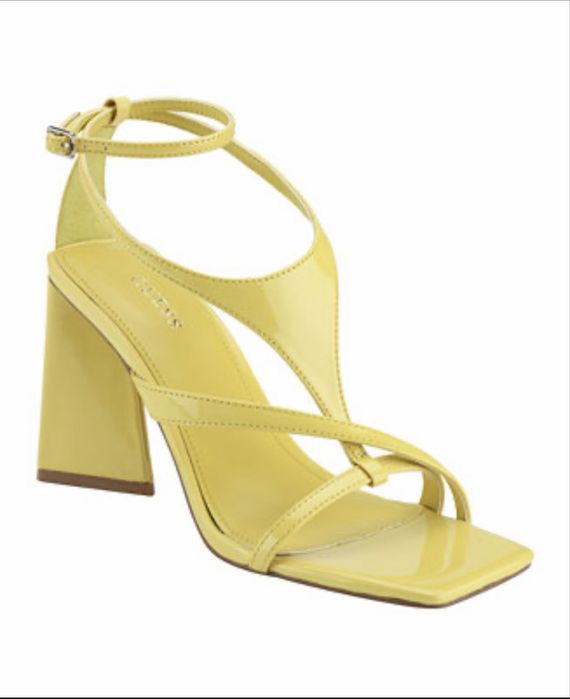 Нови и оригинални обувки на Guess