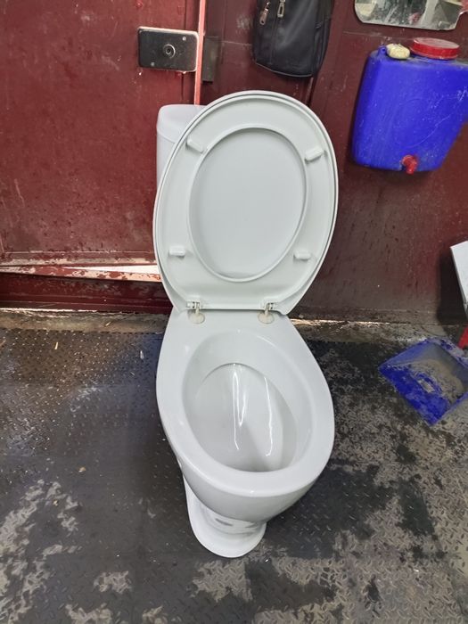 Продам унитаз сборе 18000