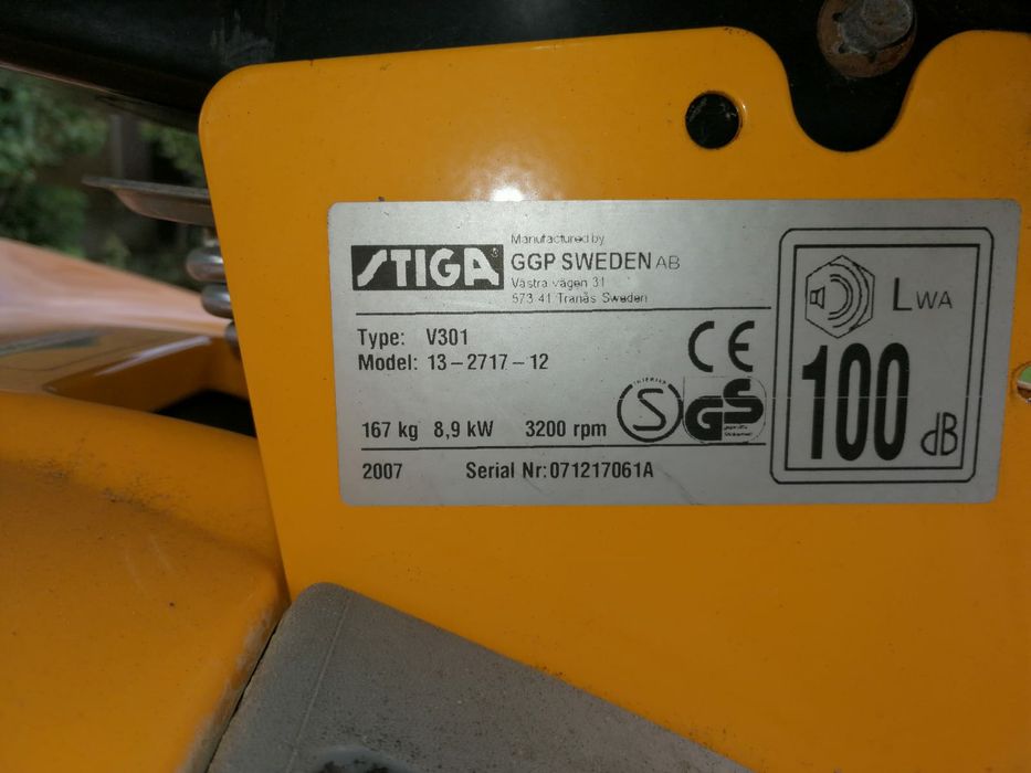 Mașină de tuns iarbă