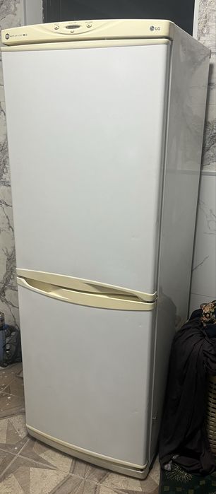 Продам холодильник