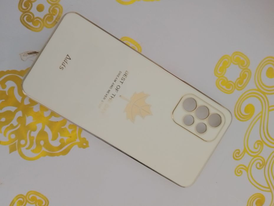 Чехол на телефон