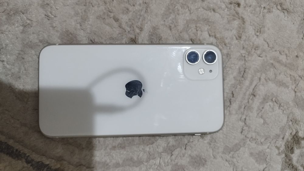 Айфон 11 64 г сатылады