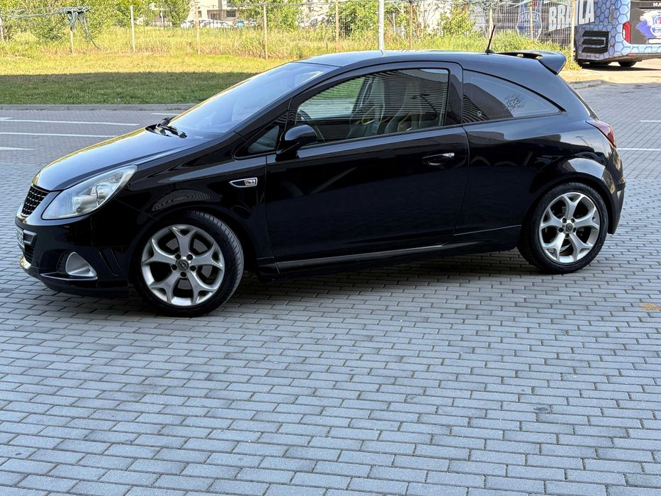 Opel Corsa D OPC 220 cai