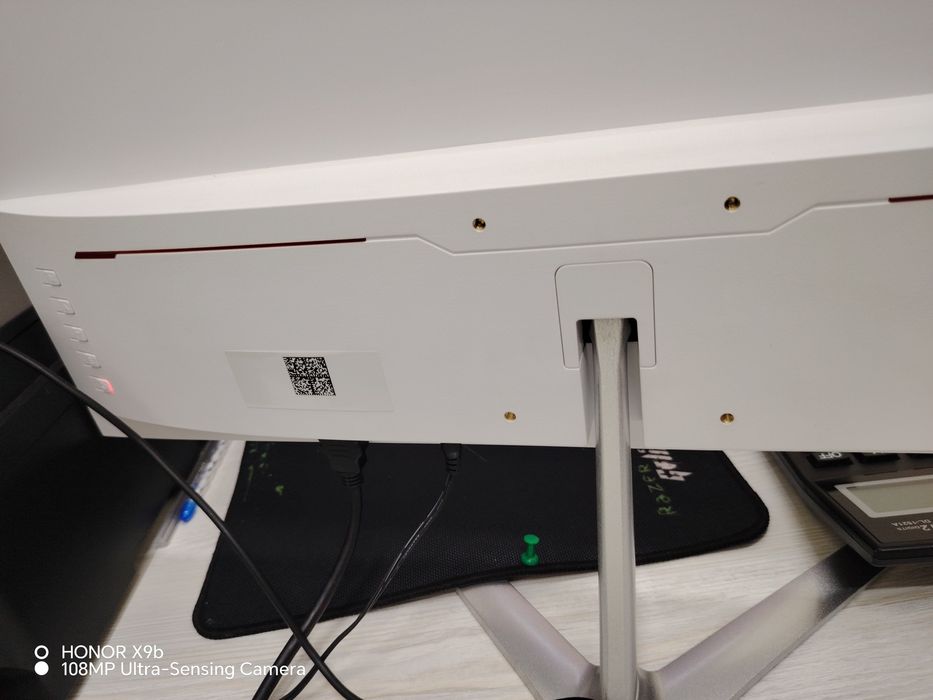Monitor sotiladi arzon narxda