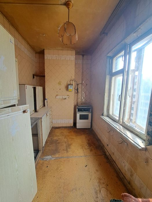 Срочна сотилади 2 хона 5 этаж 9 этажли домда локатсияси жуда зур