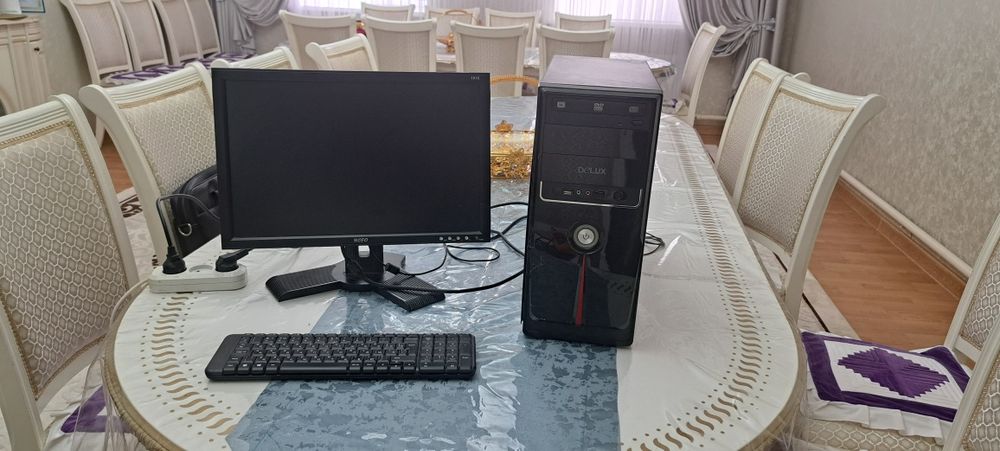 Компьютер с монитором