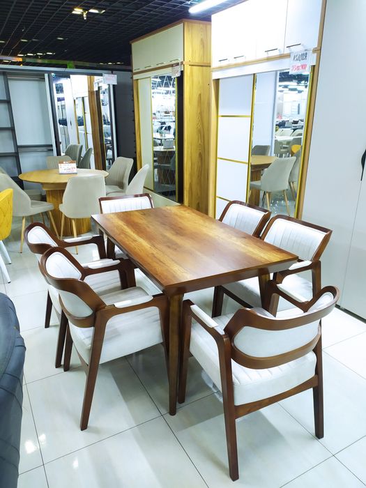 Стол и стулья от комфорт мебель