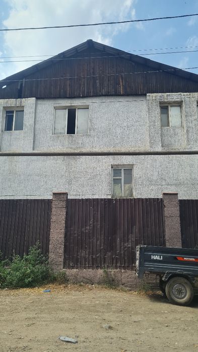 Продаётся двухэтажный дом под Бизнес