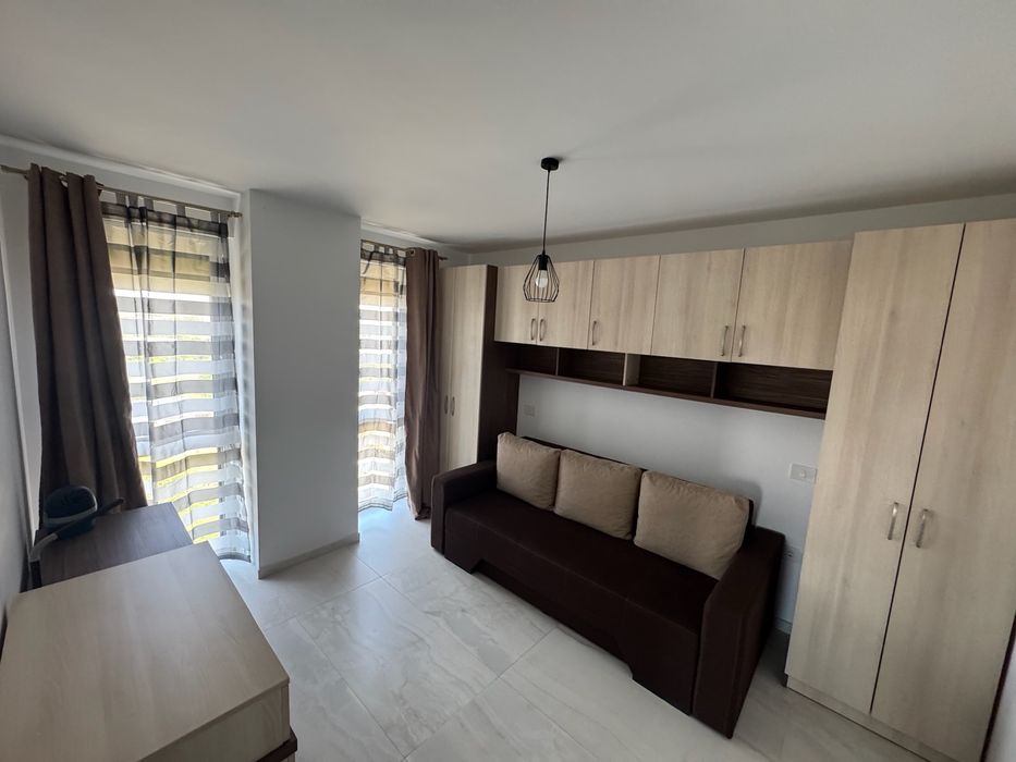 Proprietar inchiriez apartament cu 3 camere.