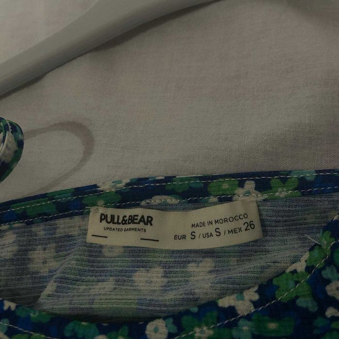 Rochie midi cu flori (Pull&Bear)