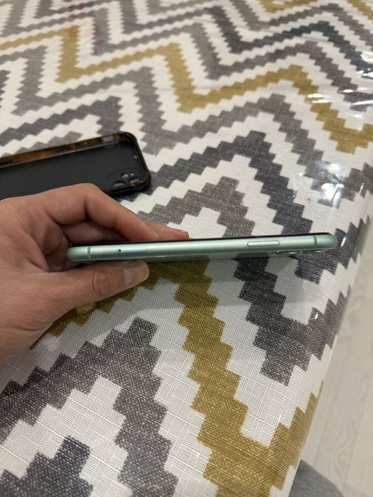 Продам айфон 11 128гб