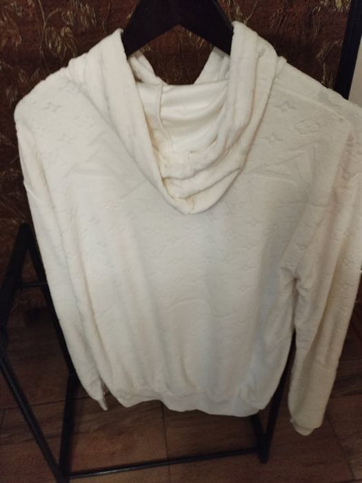 Суичър на Louis Vuitton