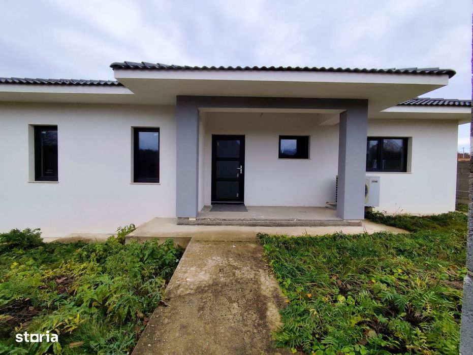 Casa noua de vanzare, nivel parter, living generos si 3 dormitoare