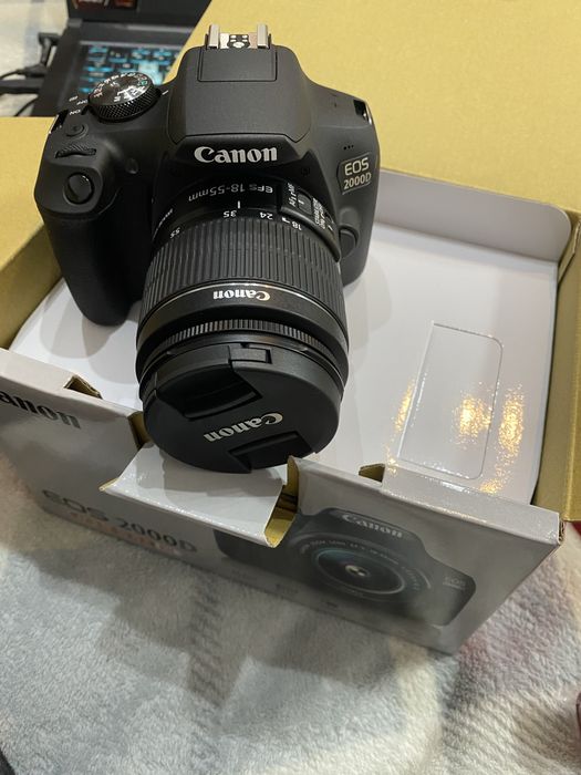 Canon EOS 2000 D