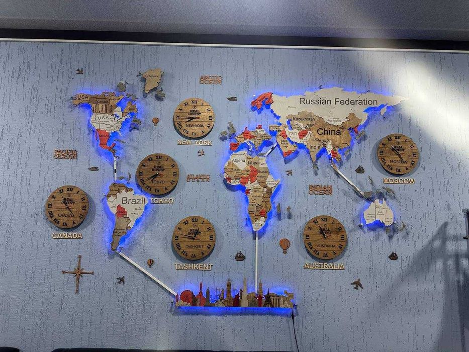 Деревянная карта мира