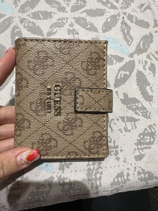 Дамско портмоне guess
