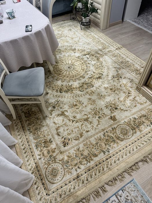 Продам шелковые ковры 2 штуки 2 на 3