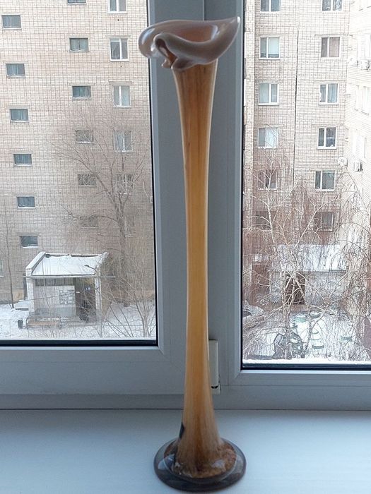 Вазы и графины ,хрусталь и стекло