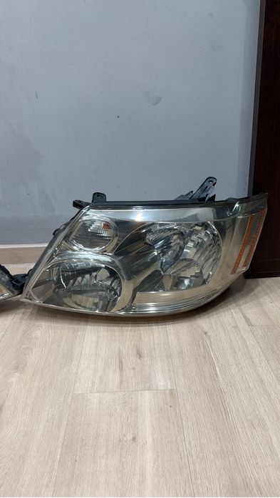 Фары на Toyota Alphard