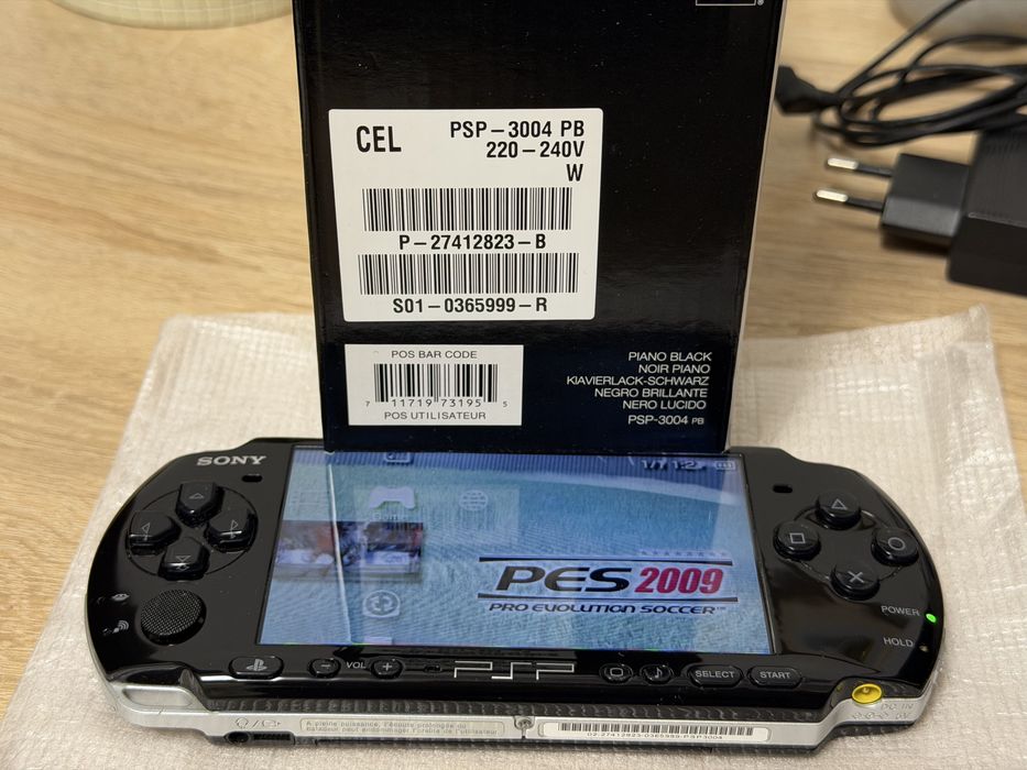 Consola Portabila Sony Playstation psp 3004 Full box + Jocuri