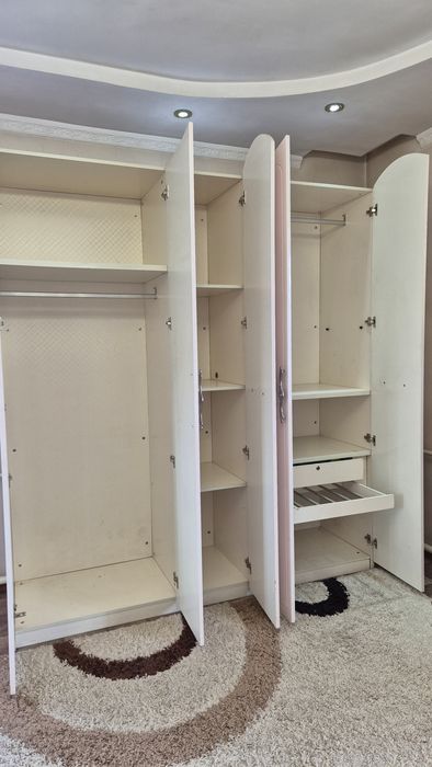 Продам спальный гарнитур