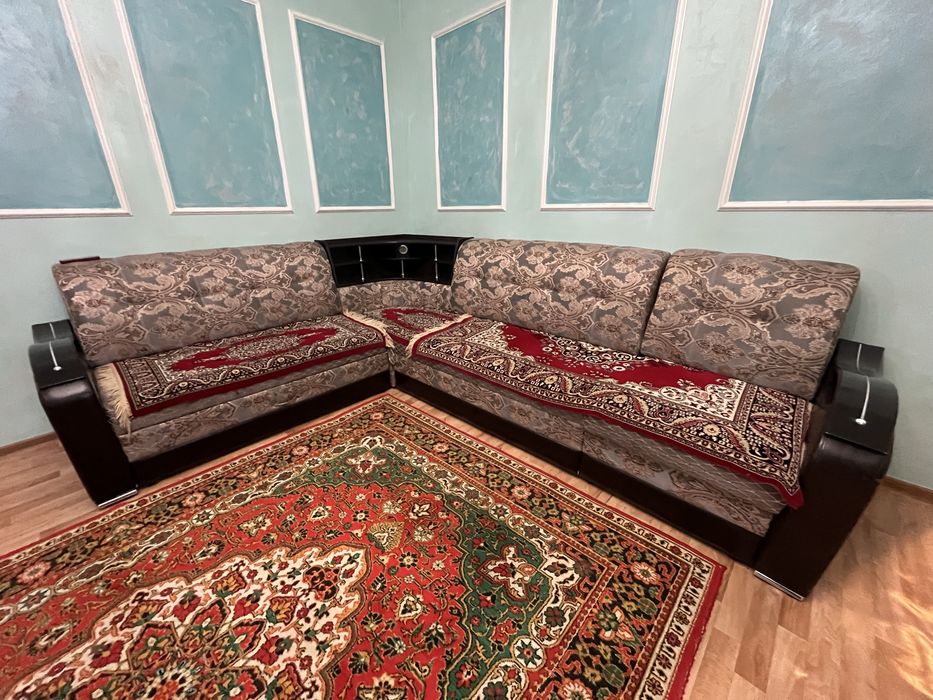 Продам диван  срочно