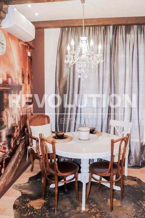 Луксозен тристаен апартамент в района на Гръцки квартал/ С почистване!