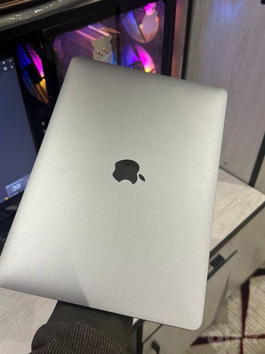 МасВook Pro 13" 2017, і5 2.3 GHZ, 8 GB RAM, 256 GB SSD