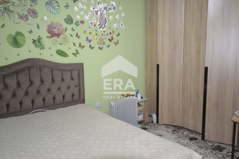 Продава се Тристаен апартамент в Хасково, Възраждане - 96 кв.м за 584 €/кв.м - Снимка #2