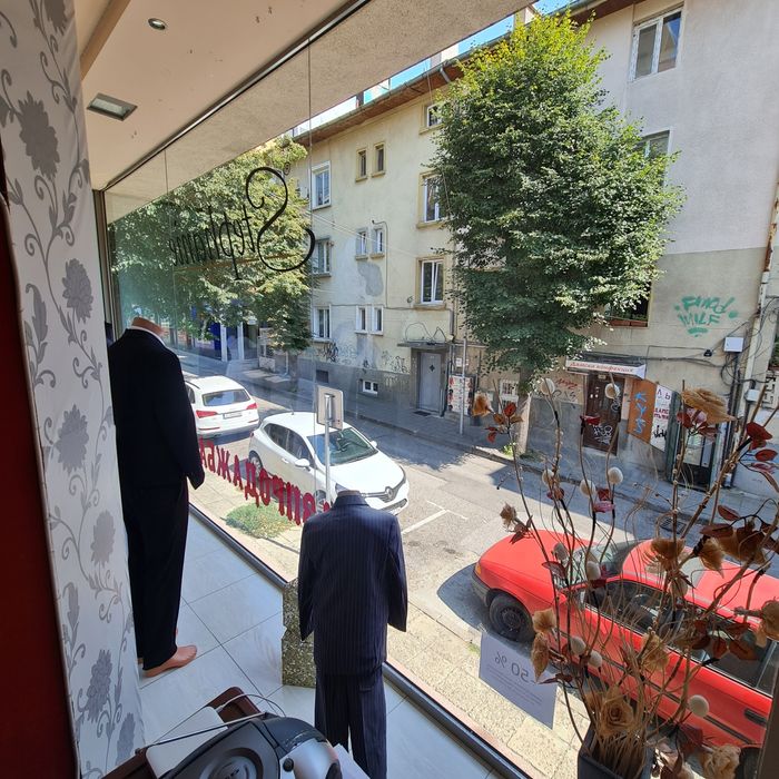 Дава се под наем Магазин в Благоевград, Идеален център - 94 кв.м за 918 € - Снимка #1