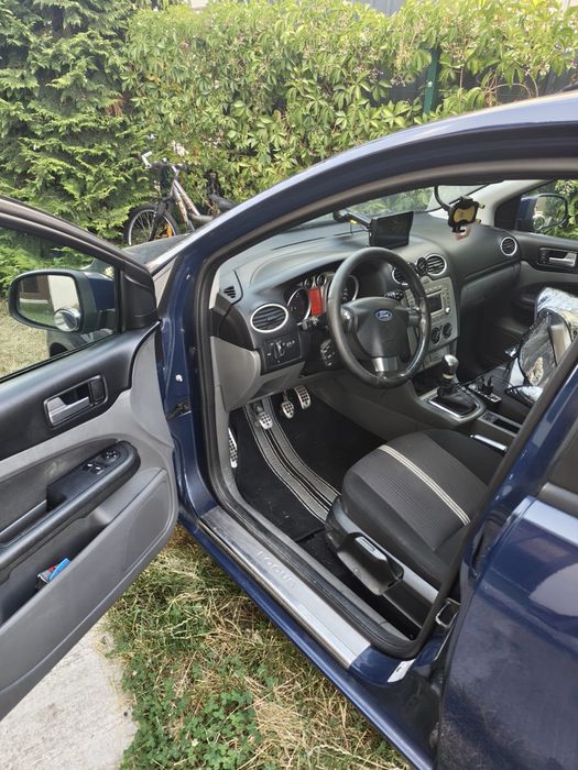 Vând Ford focus 1.6