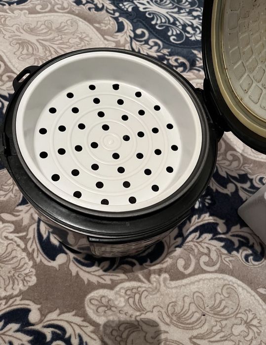 Продается мультиварка Redmond