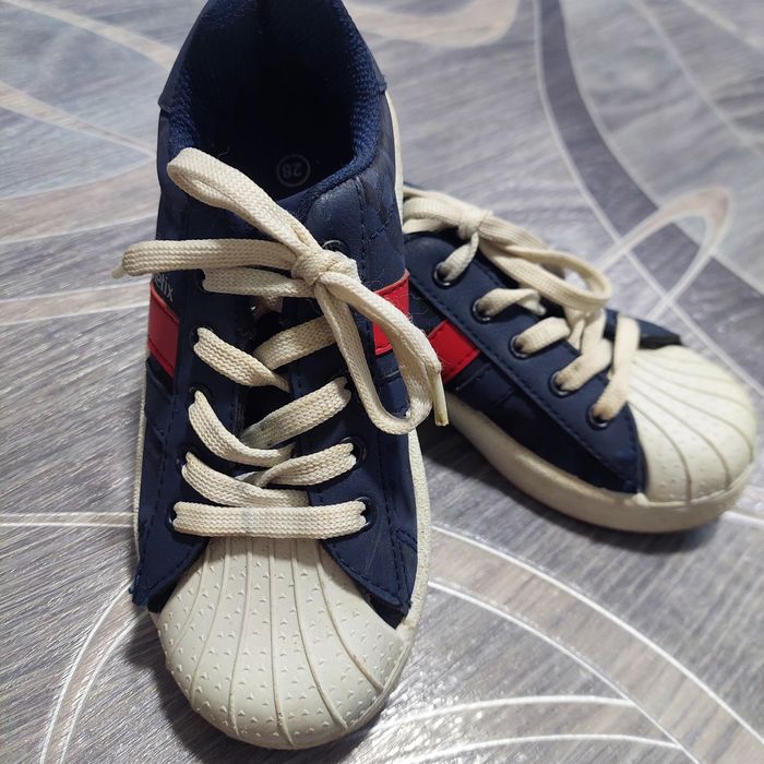 Продам кеды 28 р