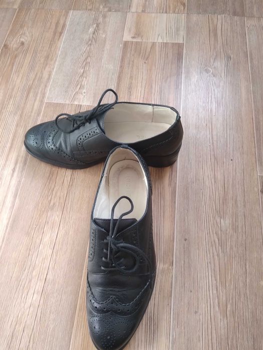 Срочно продам кожаные броги Юничел