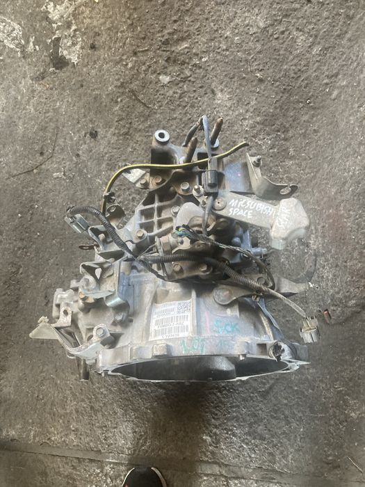 Mitsubishi space star 1.0i 2015 година 5 скорости Скоростна Кутия