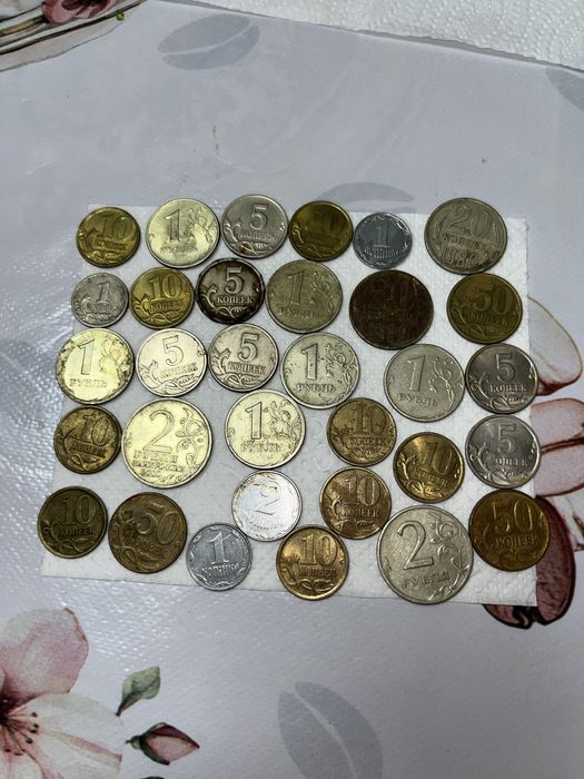 советские значки, деньги разных стран