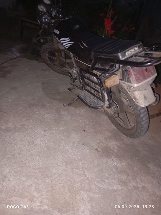 Продам мотоцикл Suzuki gsx 150