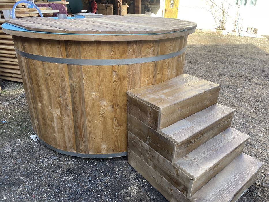 Ciubăr jacuzzi din fibra