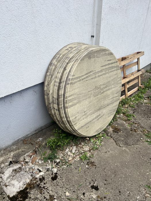 маси, столове,дивани, чаши, чини, осветление