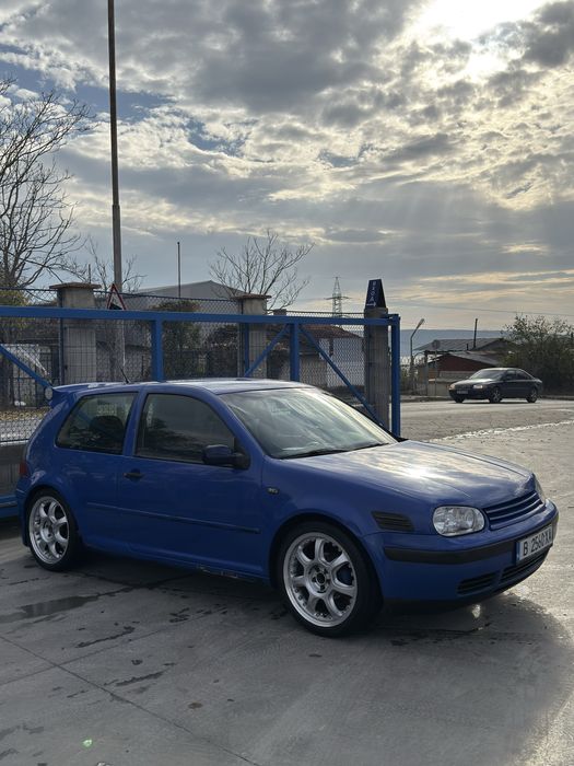 Volskwagen golf 4 до края на декември