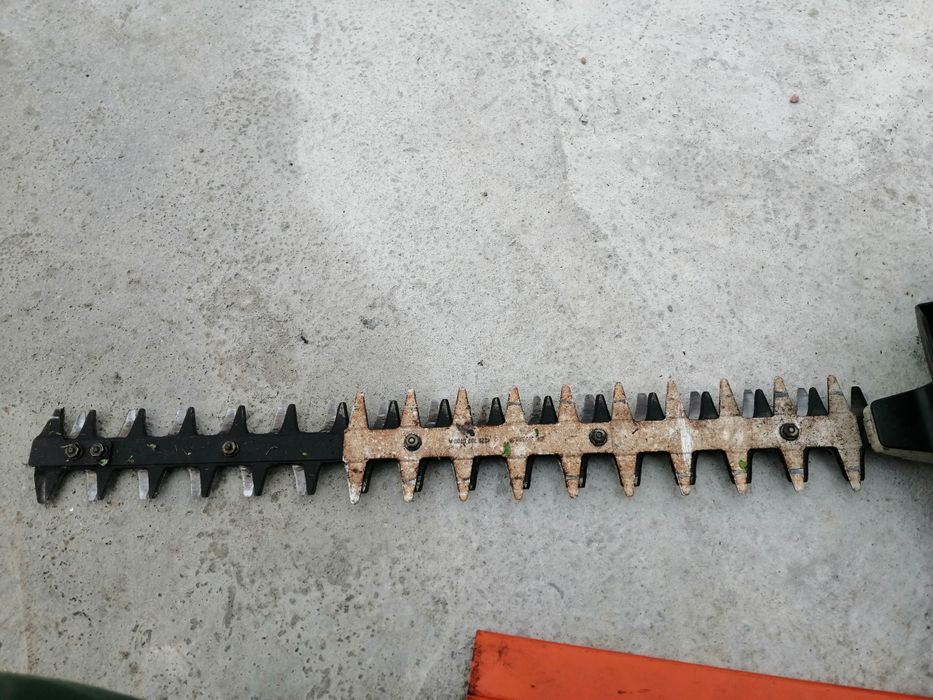 Храсторез за жив плет stihl